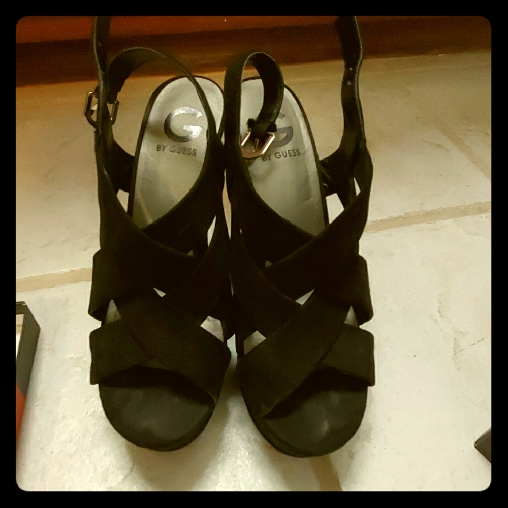 Guess wedges